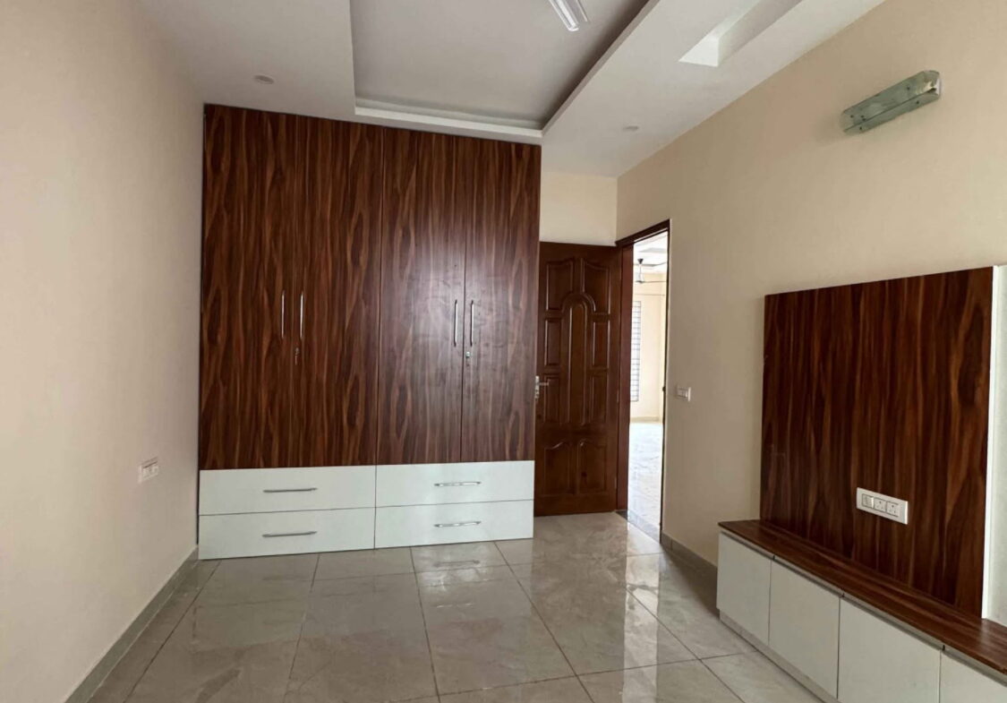 Independent flat for sale in Varanasi