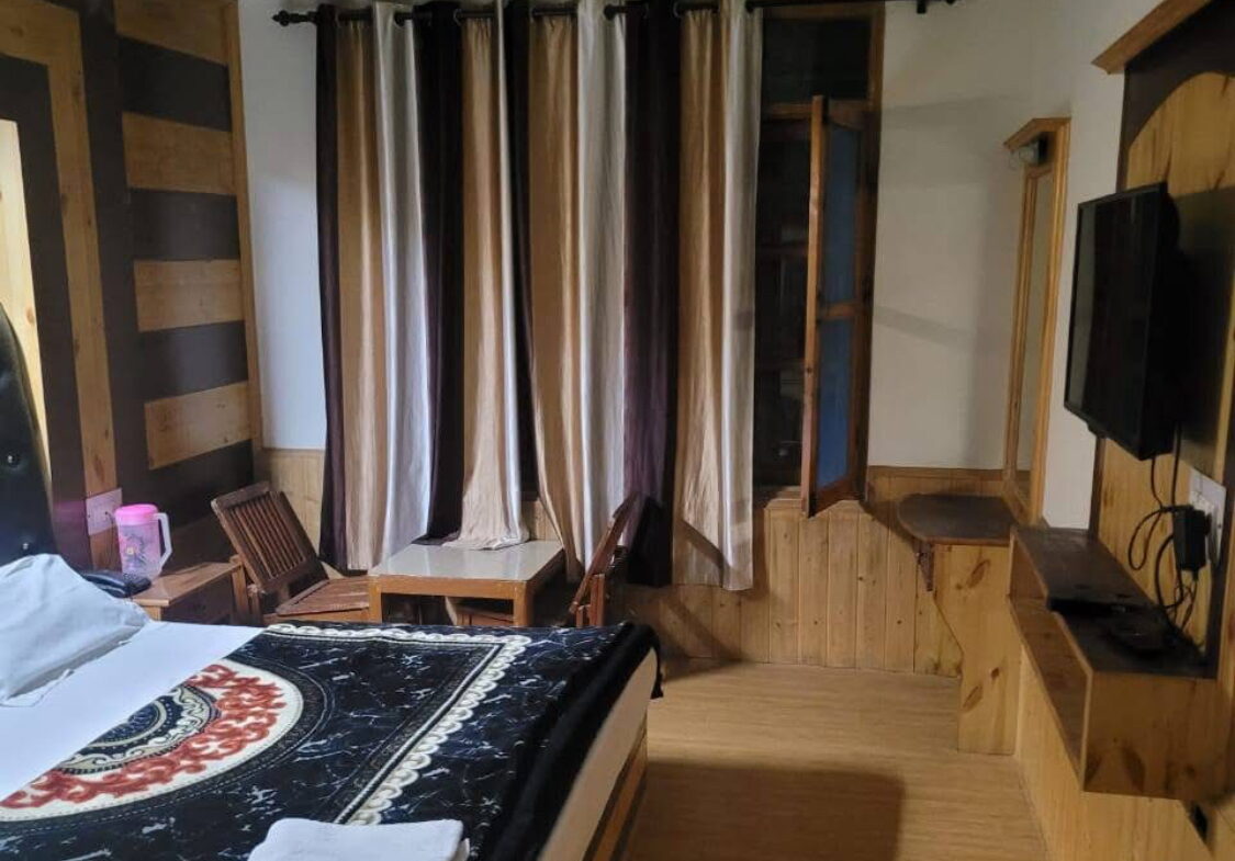 5 beds 5 Baths villa for sale in Punjab