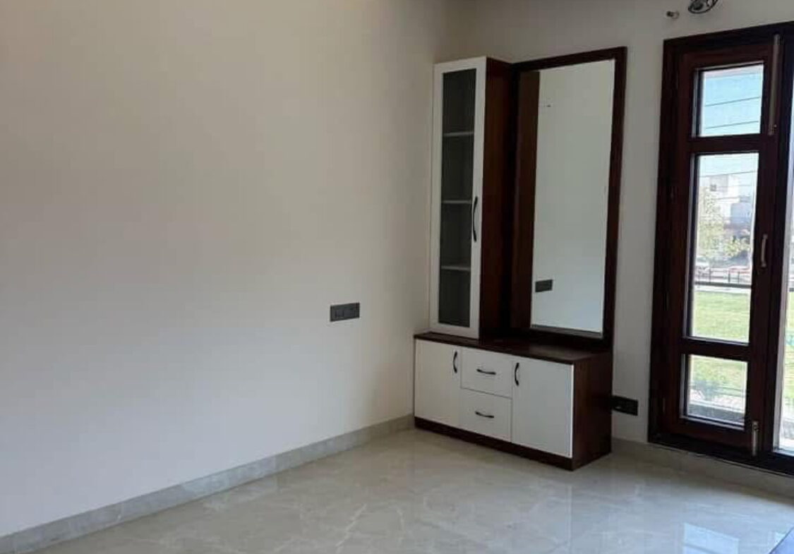 Independent flat for sale in Punjab