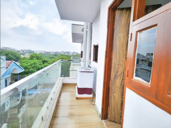 1 Bed and 1 Bath Flat for Rent in New Delhi