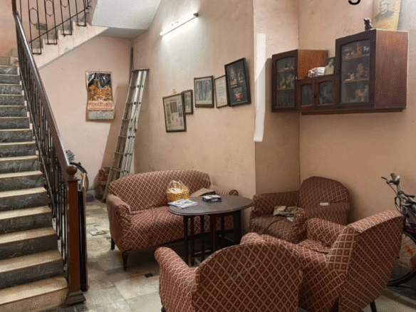 4 Beds and 2 Baths Flat for Sale in Kolkata