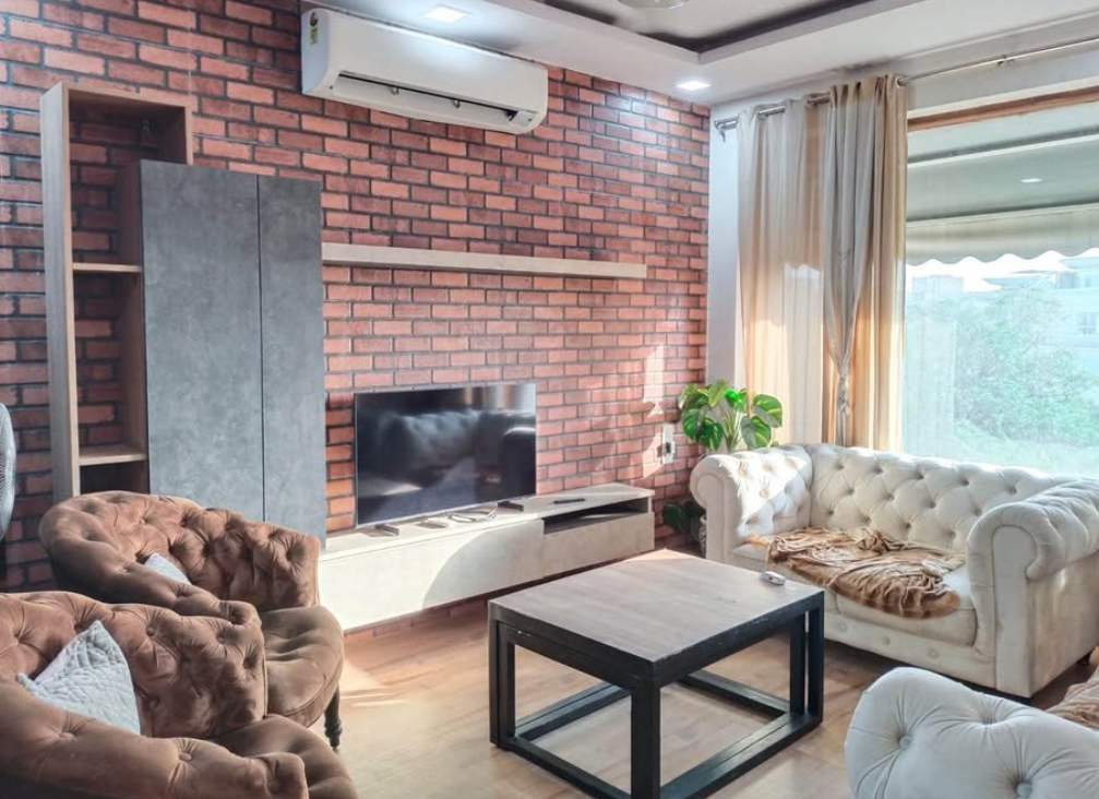 2 Beds and 2 Baths Flat for Rent in New Delhi