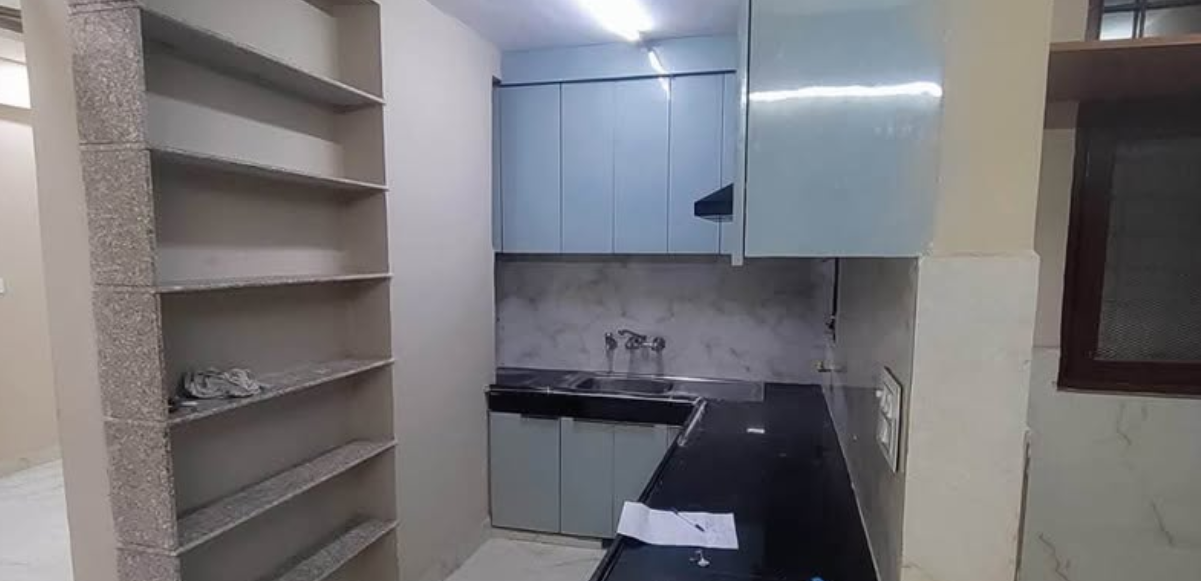 2 3 Beds and 3 Baths Flat for Rent in New Delhi