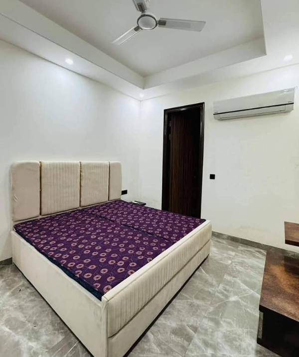 1 Bed and 1 Bath Flat for Rent in New Delhi