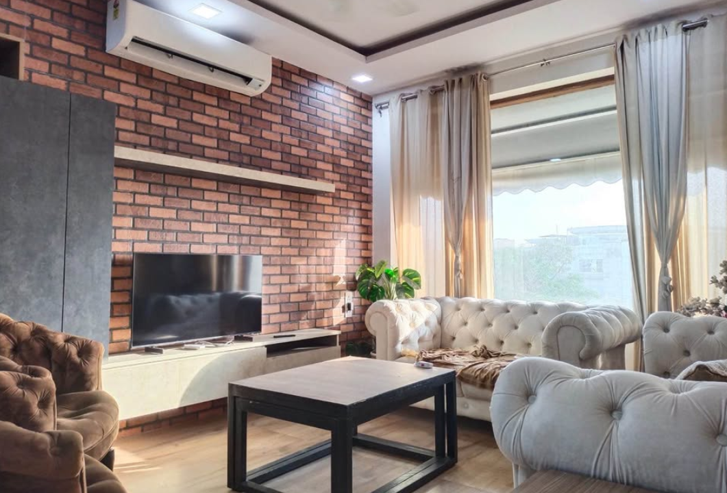 2 Beds and 2 Baths Flat for Rent in New Delhi