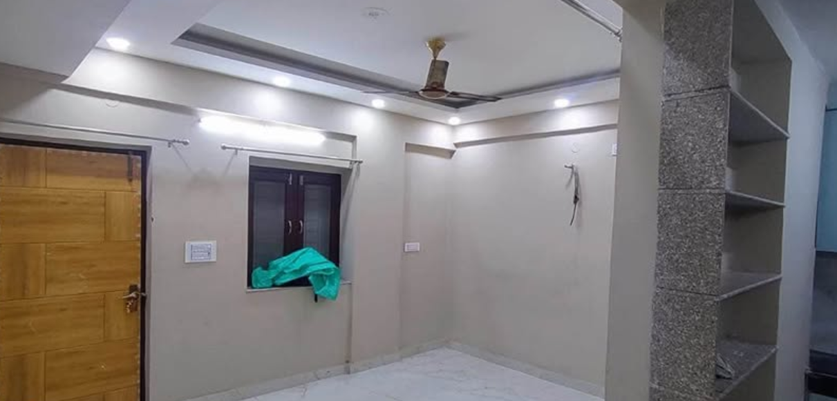 3 3 Beds and 3 Baths Flat for Rent in New Delhi