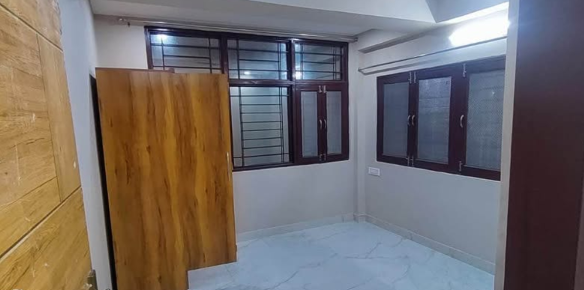 4 3 Beds and 3 Baths Flat for Rent in New Delhi