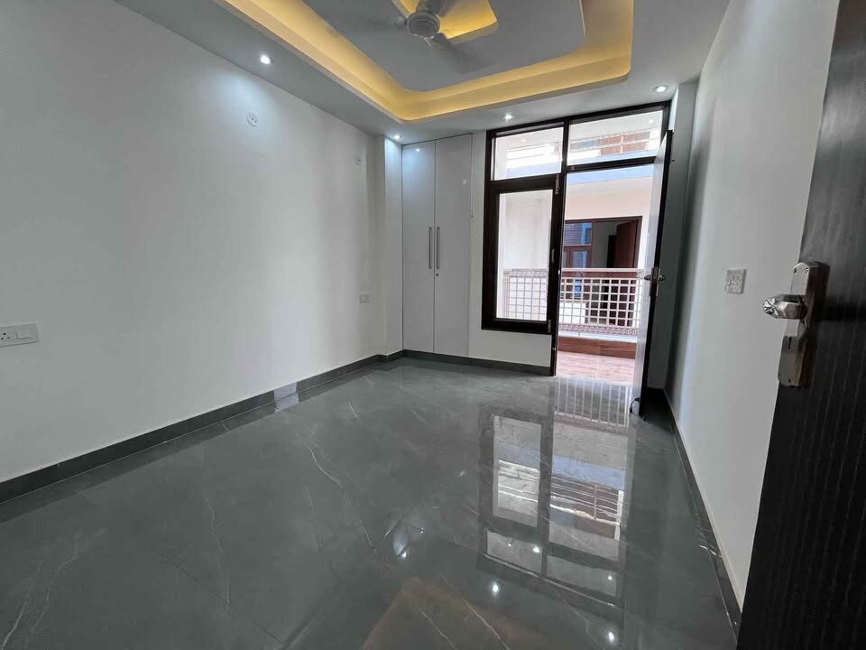 3 Beds and 2 baths for rent in Delhi