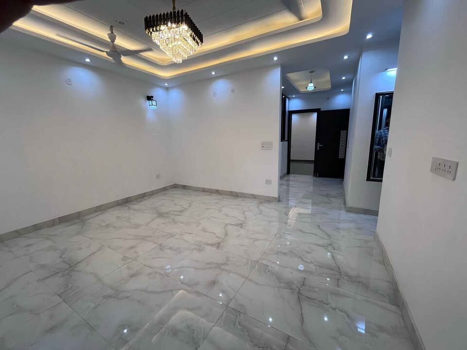 3 Beds and 2 baths for rent in Delhi