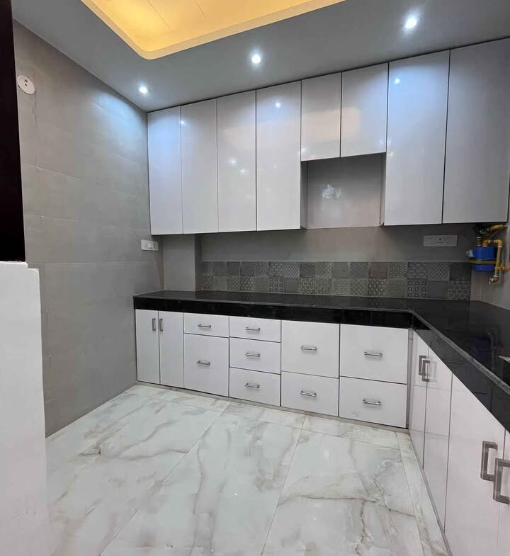 3 Beds and 2 baths for rent in Delhi