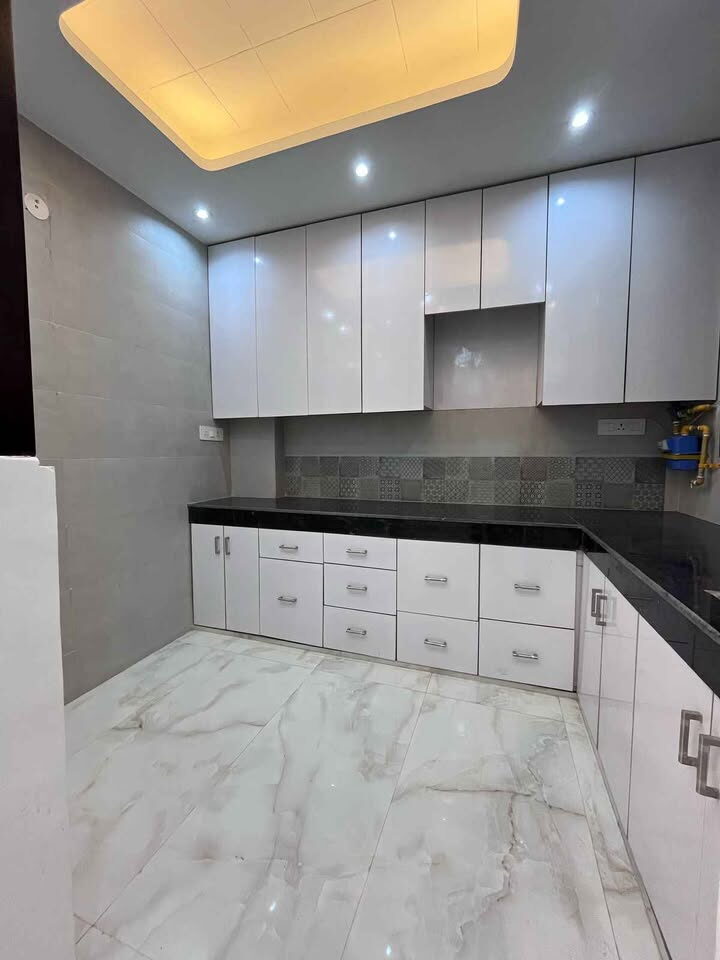 3 Beds and 2 baths for rent in Delhi