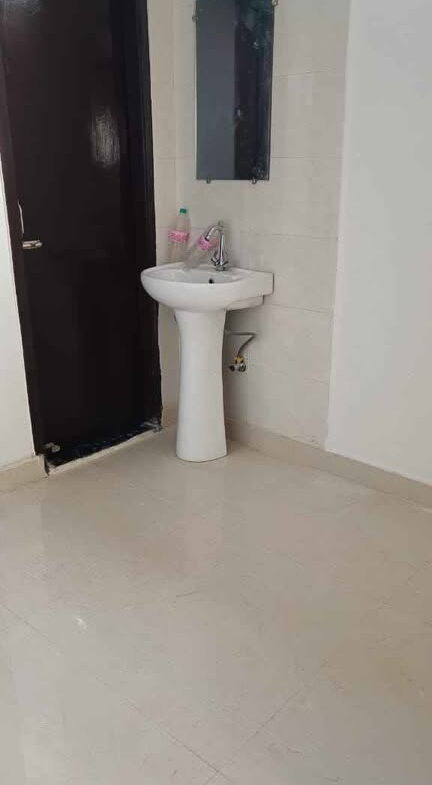 2beds and 2 Baths for Rent in Noida,Up.