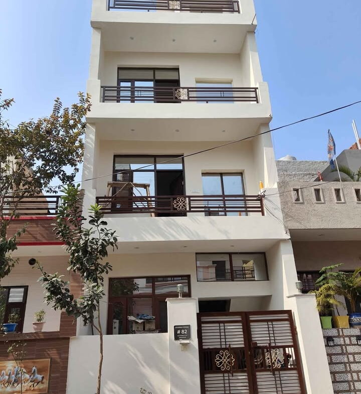 6 beds and 3 baths for sale in Punjab