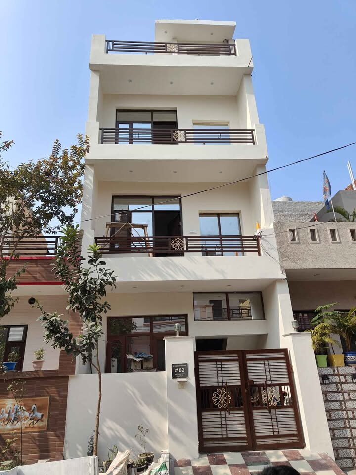 487462384_2692238337652317_7600783318070188342_n 6 beds and 3 baths for sale in Punjab