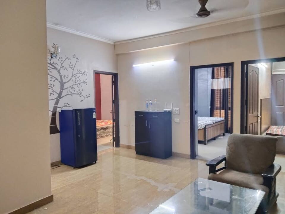 3 beds and 3 baths for rent in Gaziabad