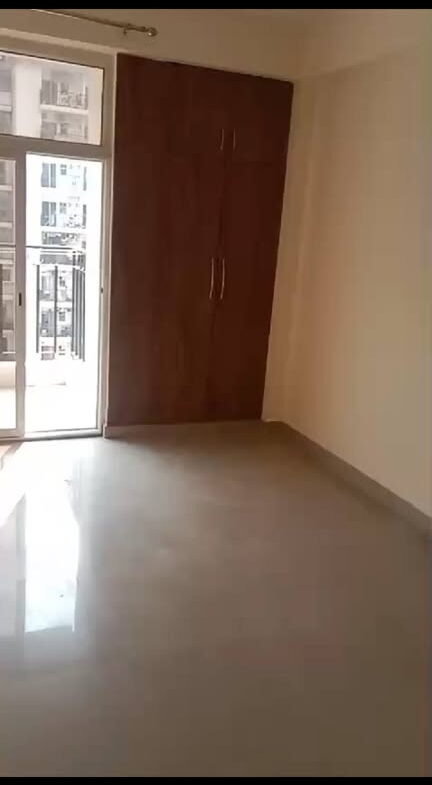 3 beds and 3 baths for sale in Noida