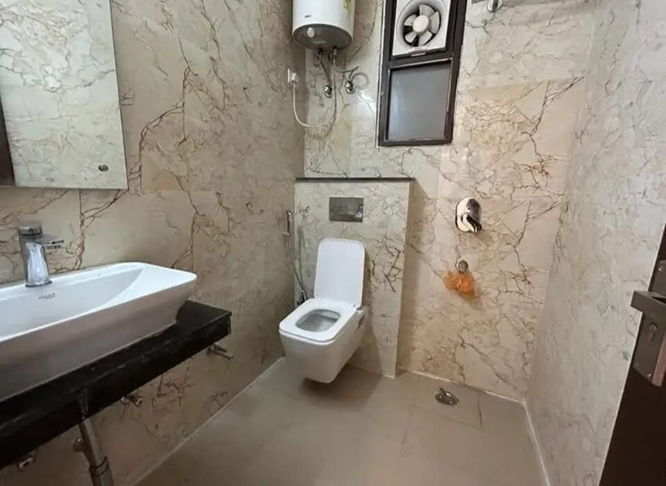 3 beds and 3 baths for rent in Delhi
