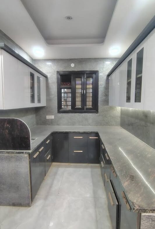 4 beds and 4 baths for Sale in Burari,Delhi