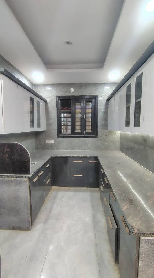 4 beds and 4 baths for Sale in Burari,Delhi