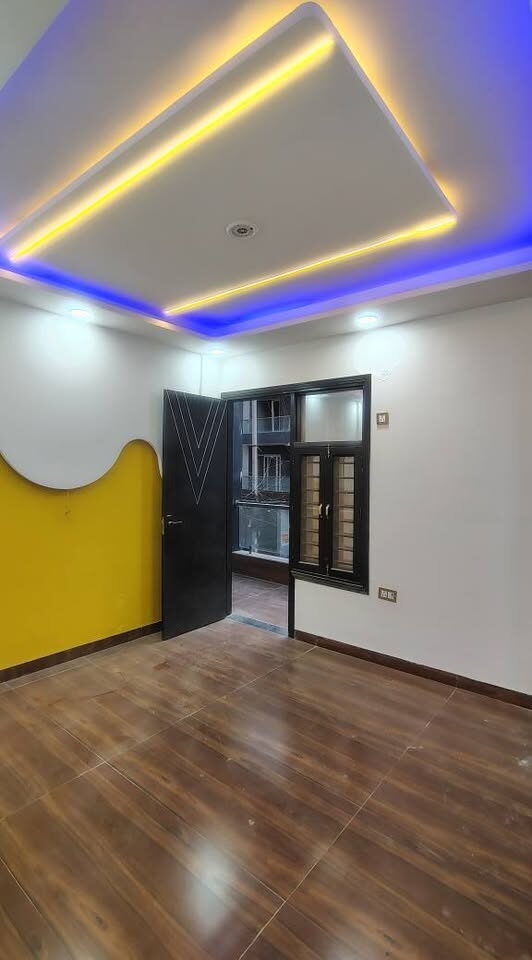 4 beds and 4 baths for Sale in Burari,Delhi