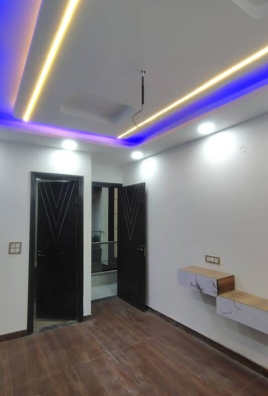 4 beds and 4 baths for Sale in Burari,Delhi