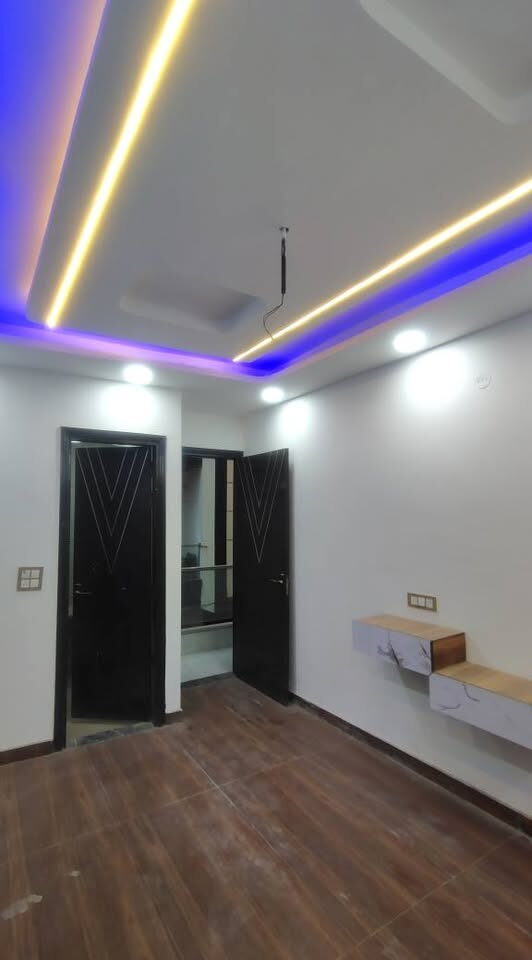 4 beds and 4 baths for Sale in Burari,Delhi