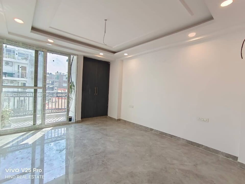 3 beds and 3 baths for sale in Delhi
