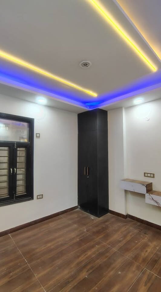 4 beds and 4 baths for Sale in Burari,Delhi