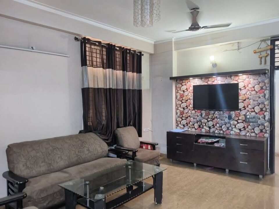 3 beds and 3 baths for rent in Gaziabad
