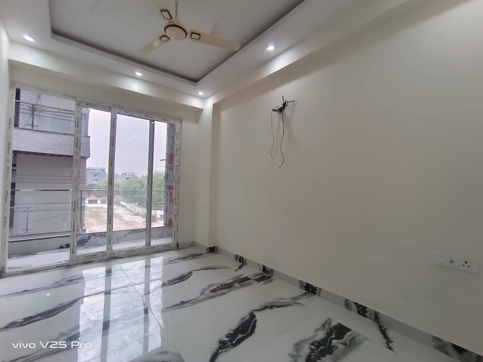 3 beds and 3 baths for sale in Delhi