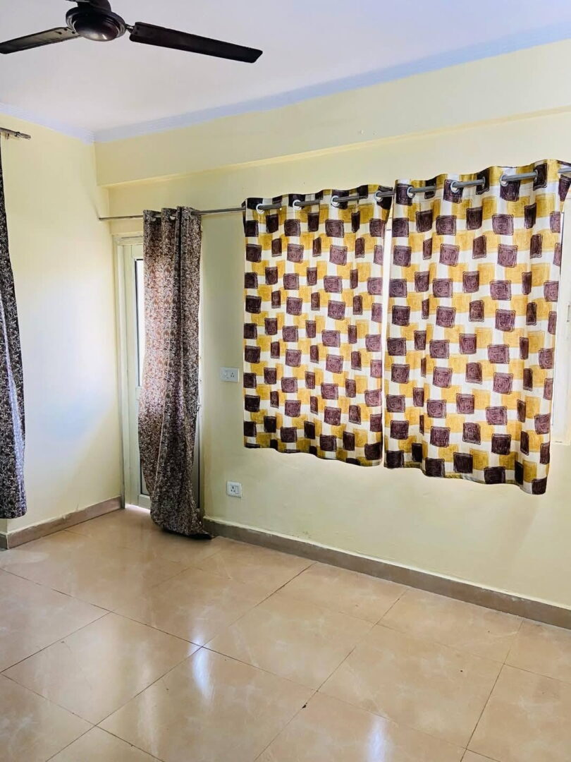 1 bed and 1 bath for rent in Noida,Up