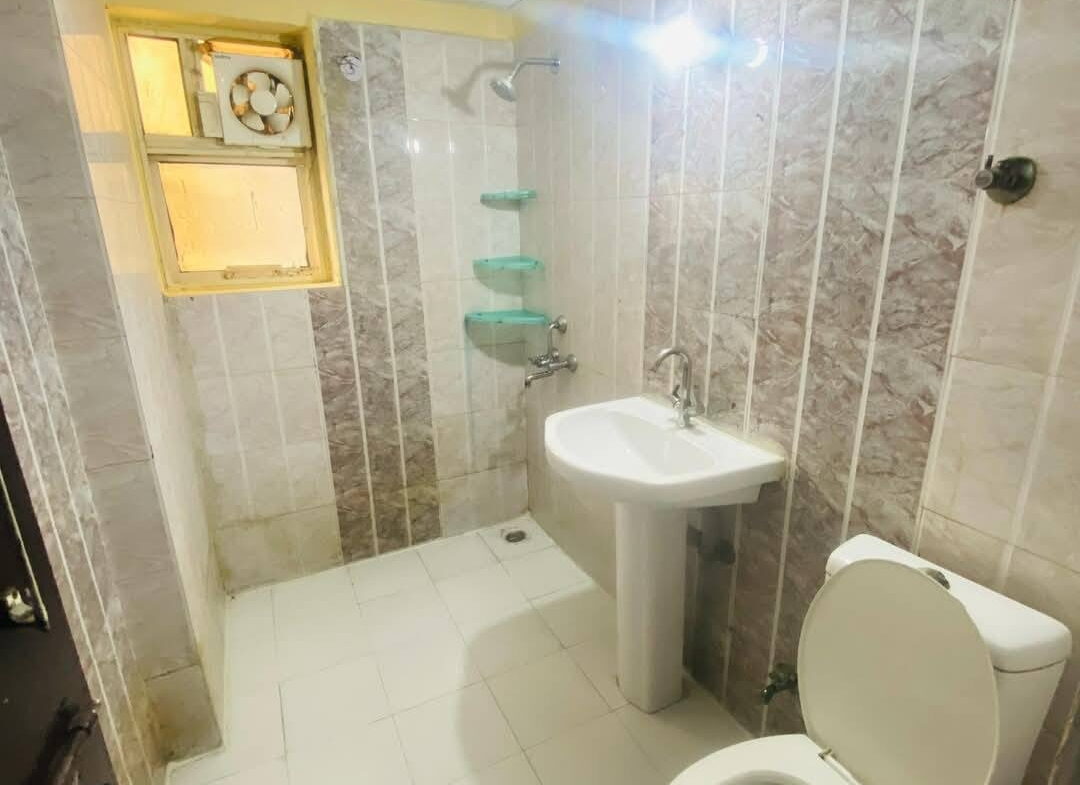 1 bed and 1 bath for rent in Noida,Up