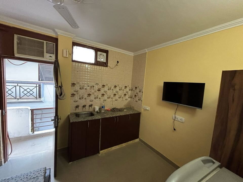 1 bed and 1 bath for Rent in Delhi
