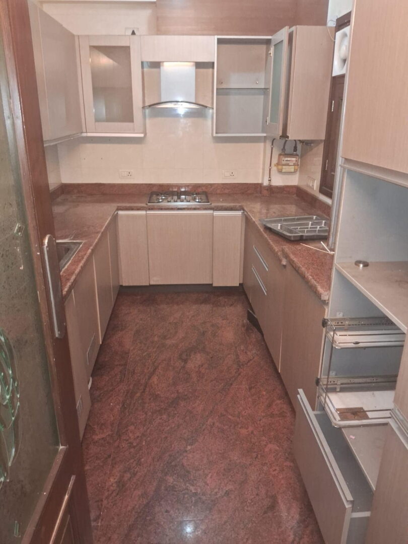 3 beds and 3 baths for rent in Delhi