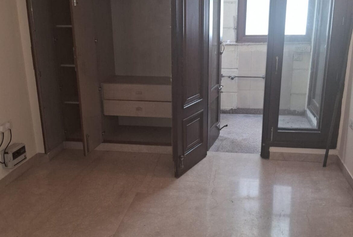 3 beds and 3 baths for rent in Delhi