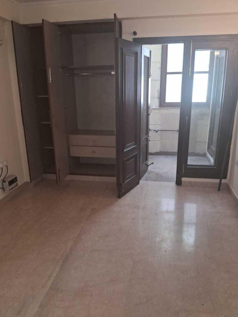 3 beds and 3 baths for rent in Delhi