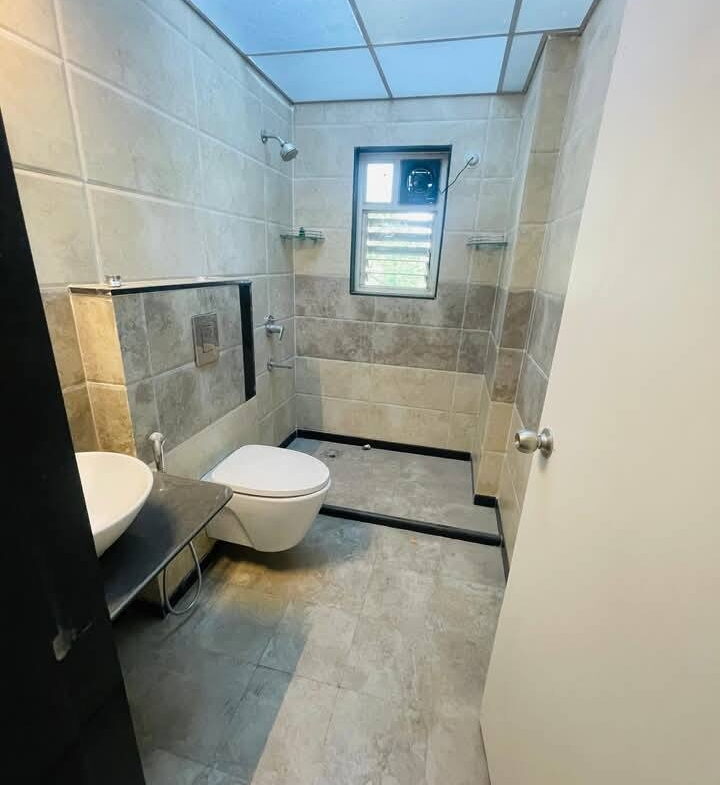 2 beds and 2 baths for sale in Mumbai