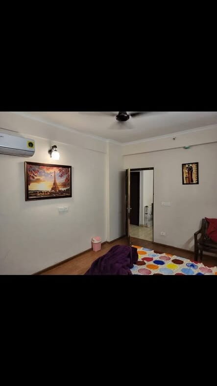 3 beds and 3 baths for rent in Noida