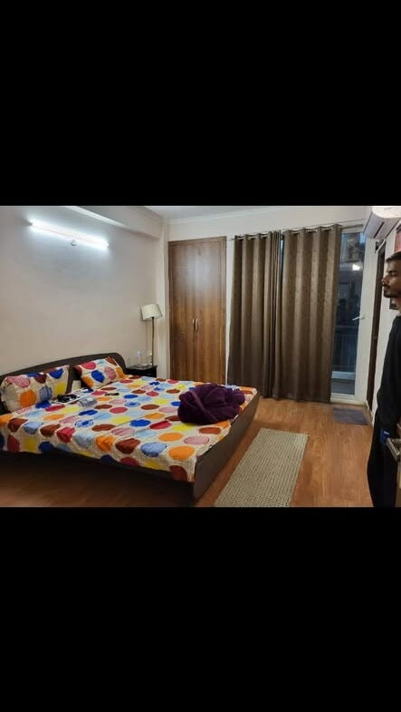 3 beds and 3 baths for rent in Noida