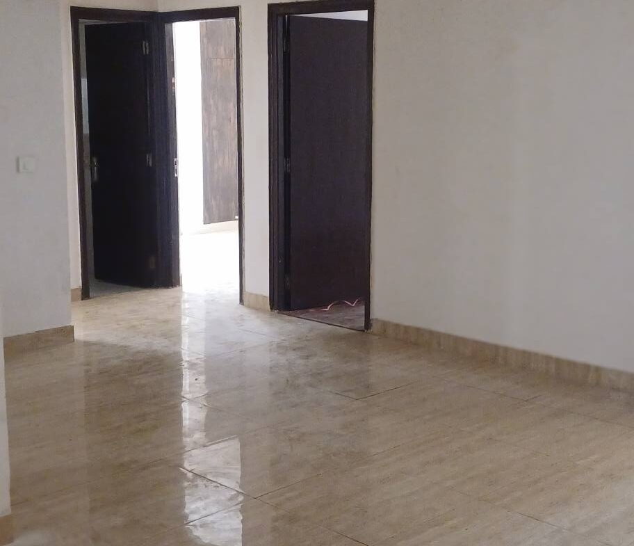 3 beds and 3 baths for rent in Noida