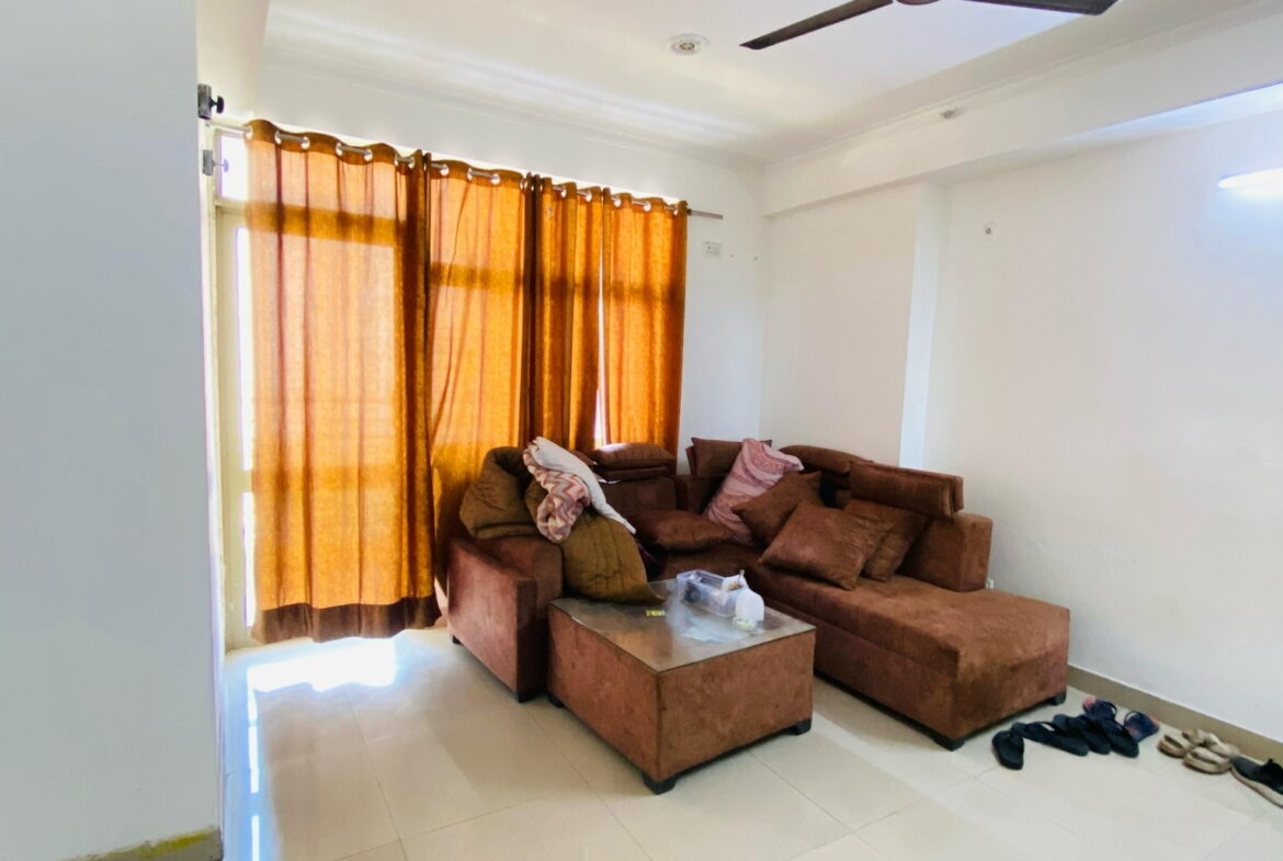 3 beds and 3 baths for rent in Noida