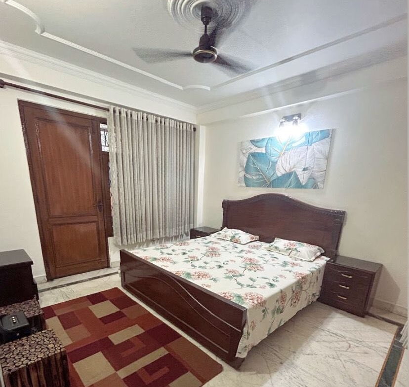 4 beds and 4 baths for sale in Ghaziabad