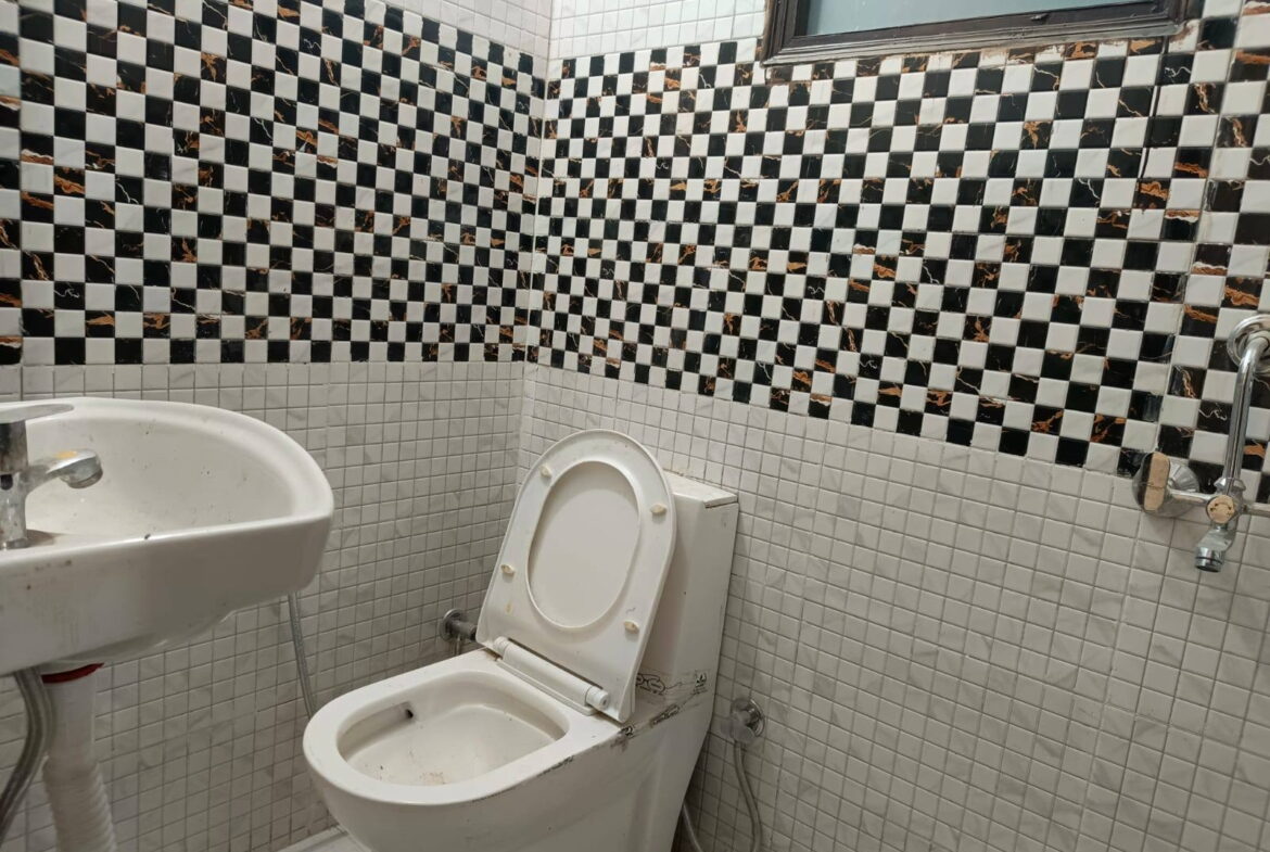 2 beds and 2 baths for rent in Delhi