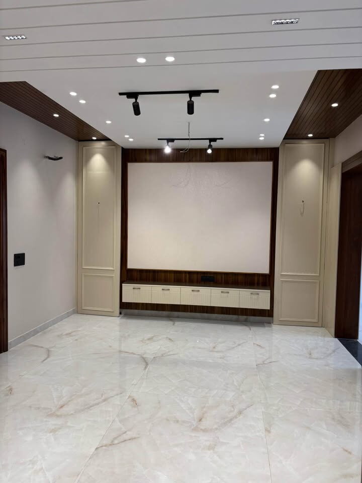 490535060_1199520108493666_7186820649698911818_n 5 beds and 5 baths for sale in Chandigarh
