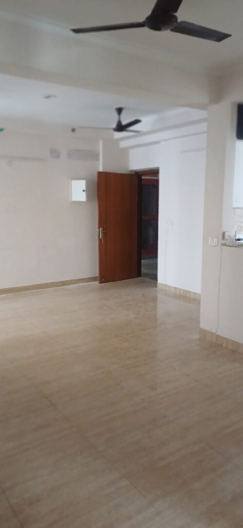490551376_551838344648174_1315025499898552313_n 3 beds and 3 baths for rent in Noida
