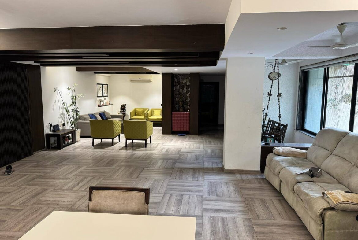 4 beds and 4 baths for sale in Ahmedabad