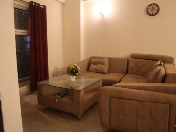 3 beds and 3 baths for Noida