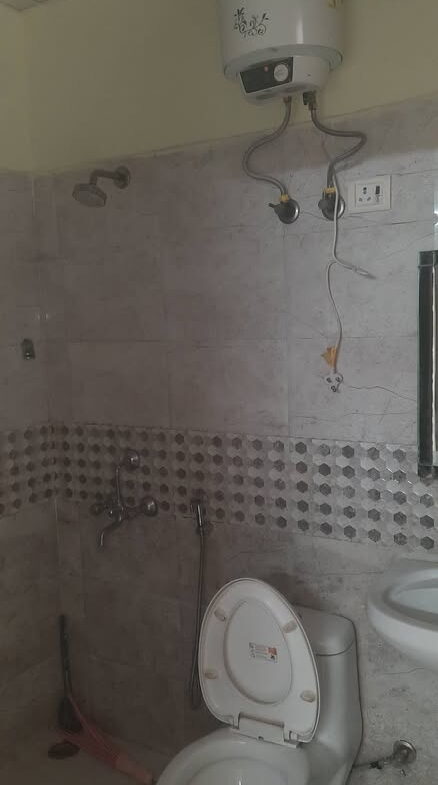 1 bed and 1 bath for rent in Ghaziabad