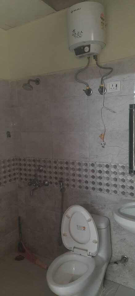 491964468_1223009112821453_235916963567130309_n 1 bed and 1 bath for rent in Ghaziabad