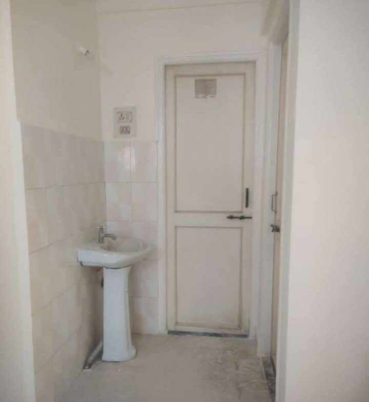 1 Bed And 1 Bath For Rent In Pune.